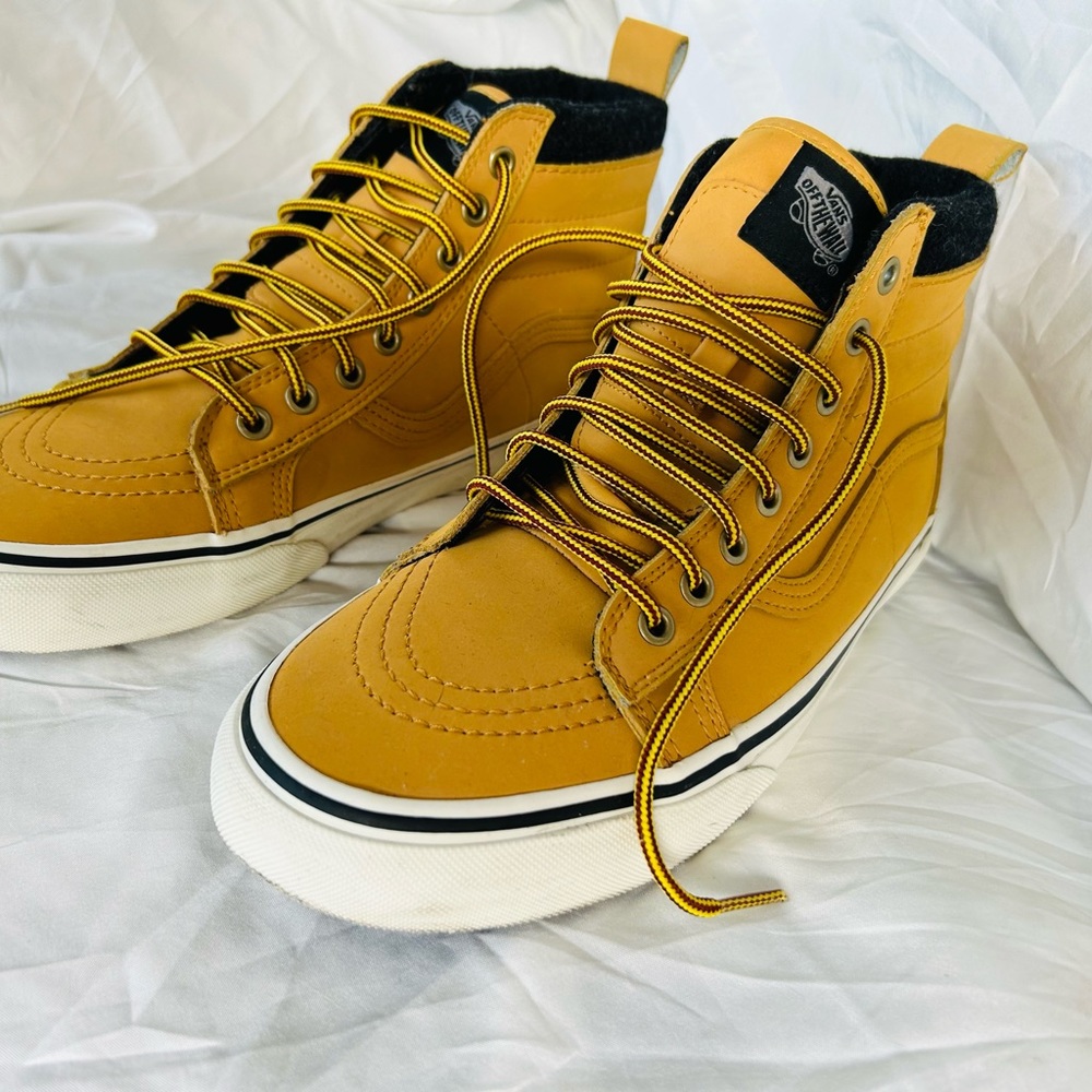 Vans - Picture 3 of 4